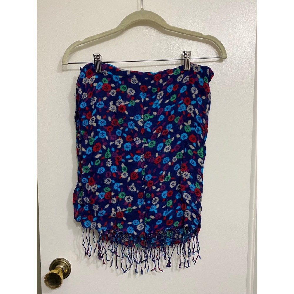 Flower pattern scarf